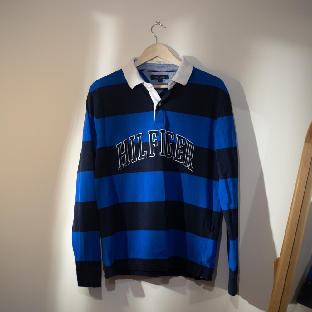 Tommy Hilfiger Polo Shirt with Stripe Pattern and Logo. Size L.